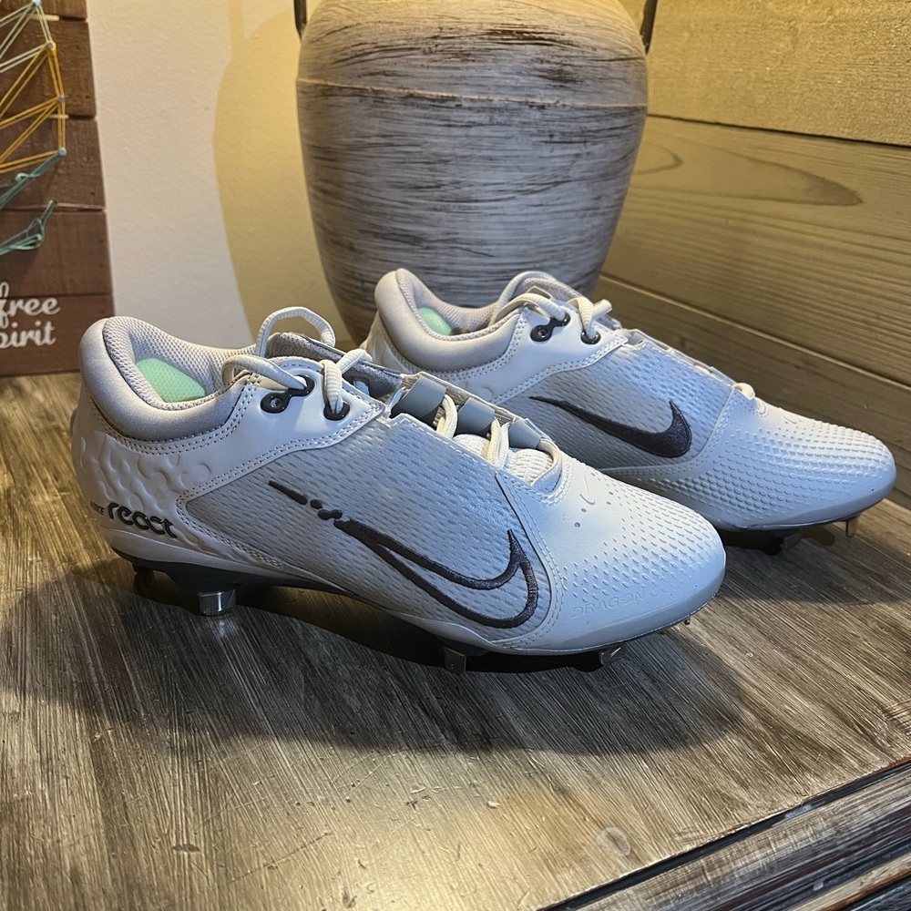 Nike Hyperdiamond 4 Elite Size 8.5